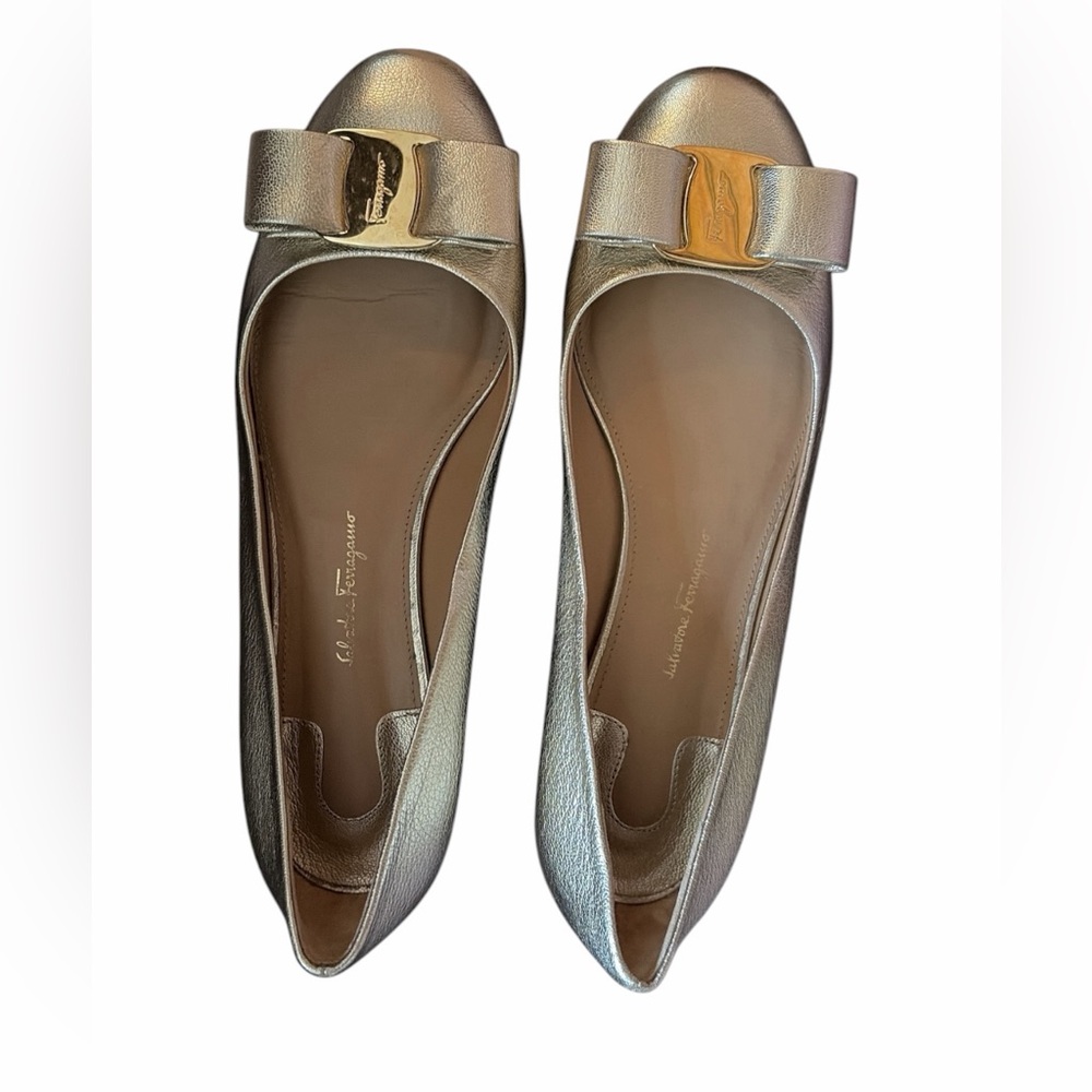 Salvatore Ferragamo Metallic Gold Leather Vara Bow Flats
